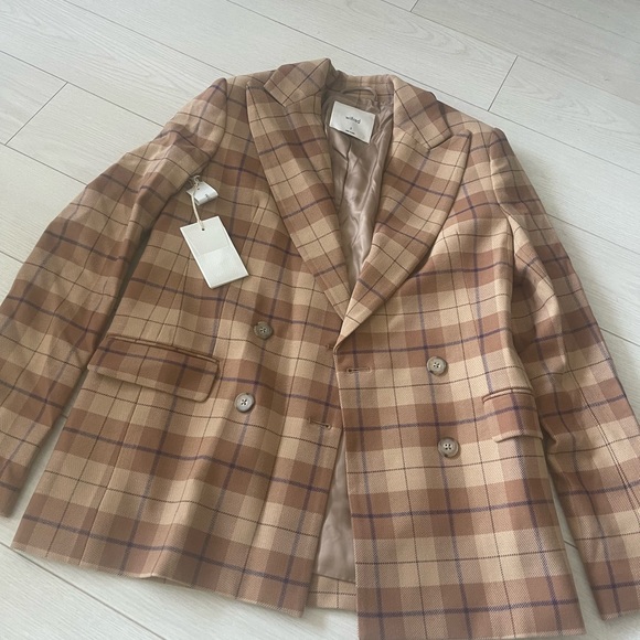 NewAritzia suit outwear - Picture 4 of 4